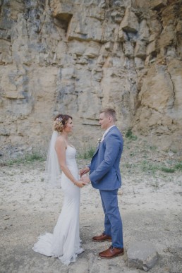 Hochzeitsfotos im Steinbruch von Conny Schöffmann Photography, Hochzeitsfotografin Würzburg