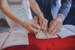 Foto der Eheringe bei der Hochzeit in Würzburg von Hochzeitsfotograf Conny Schöffmann Photography