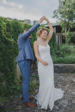 Brautpaarfotos im Sonnenuntergang von Hochzeitsfotograf Conny Schöffmann Photography aus Würzburg