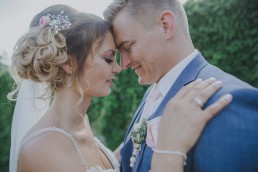 Weingut Hochzeit Würzburg mit Fotoshooting im Sonnenuntergang von Hochzeitsfotograf Conny Schöffmann Photography